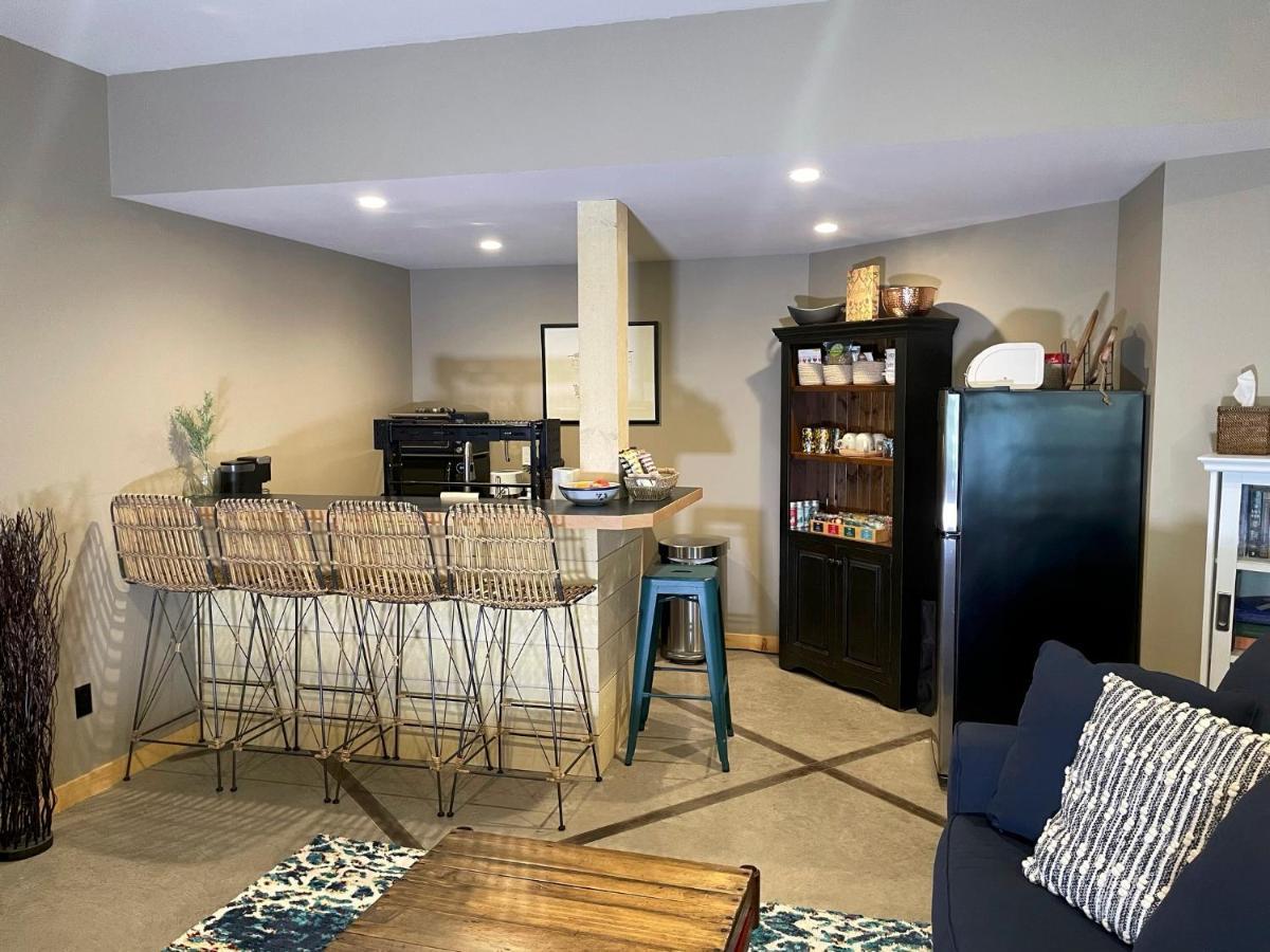 Blanchard Mountain Bnb Канмор Экстерьер фото