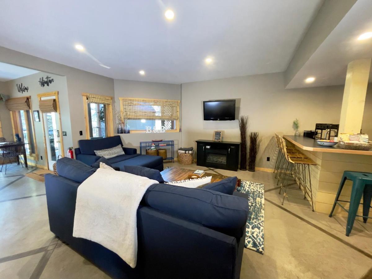 Blanchard Mountain Bnb Канмор Экстерьер фото