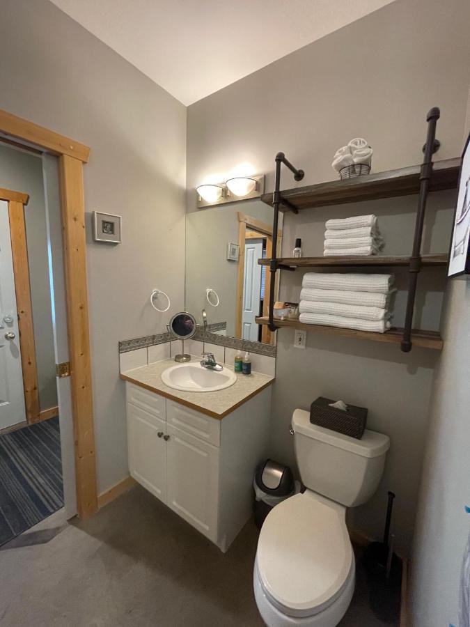Blanchard Mountain Bnb Канмор Экстерьер фото