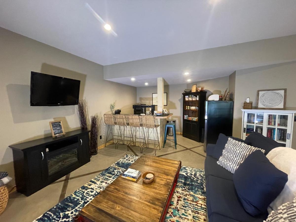 Blanchard Mountain Bnb Канмор Экстерьер фото